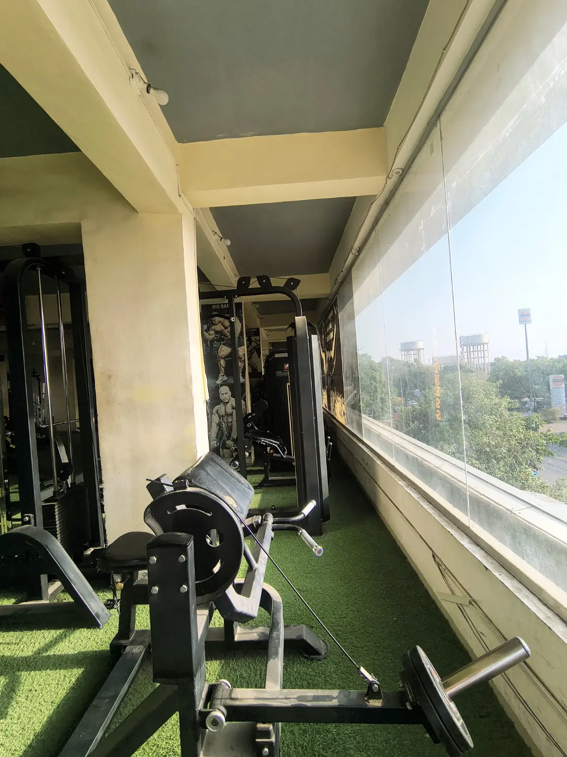 T Bar Row Machine at Kesari Health Club,back thickness and mass training